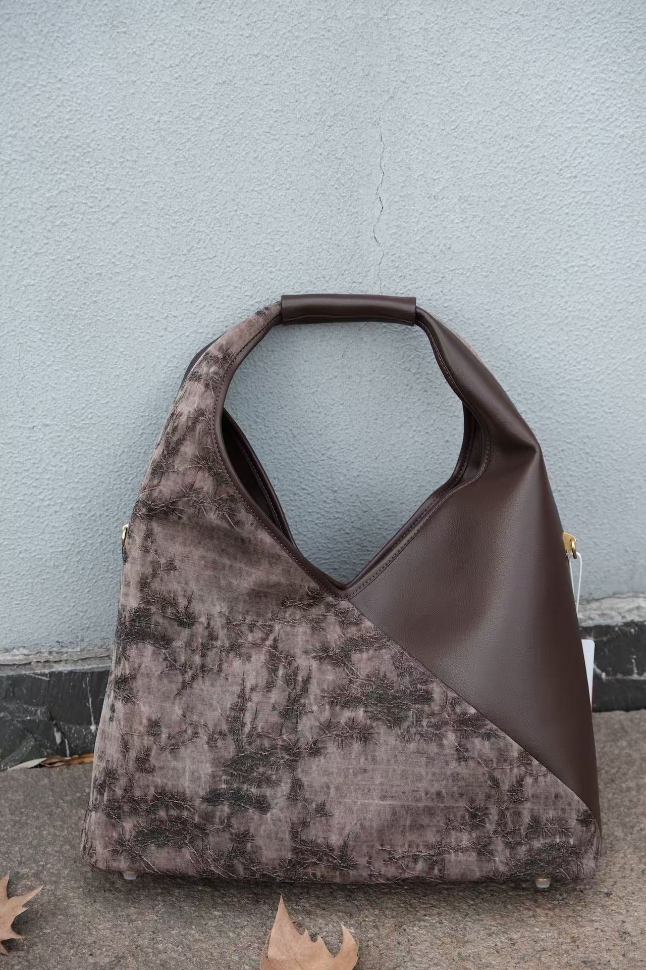 Split Panel Pine Embossed Xiangyunsha Shoulder Tote