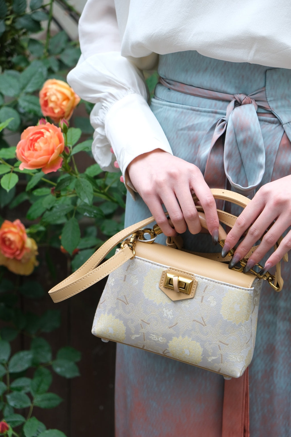 Golden Peony Song Brocade Wooden Handle Cow Leather Mini Box Bag