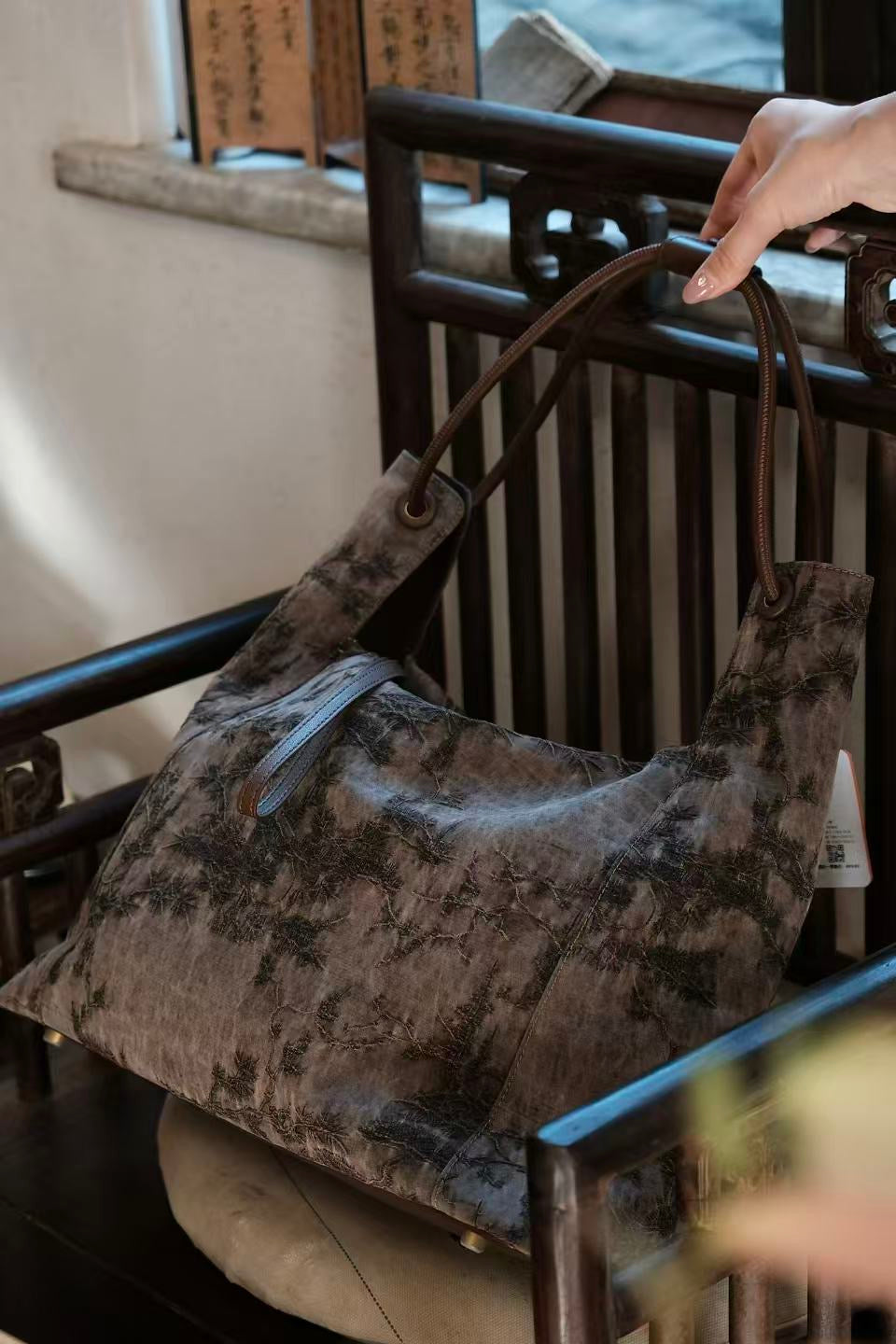 Unique Chinese handmade silk leather handbag gift for women