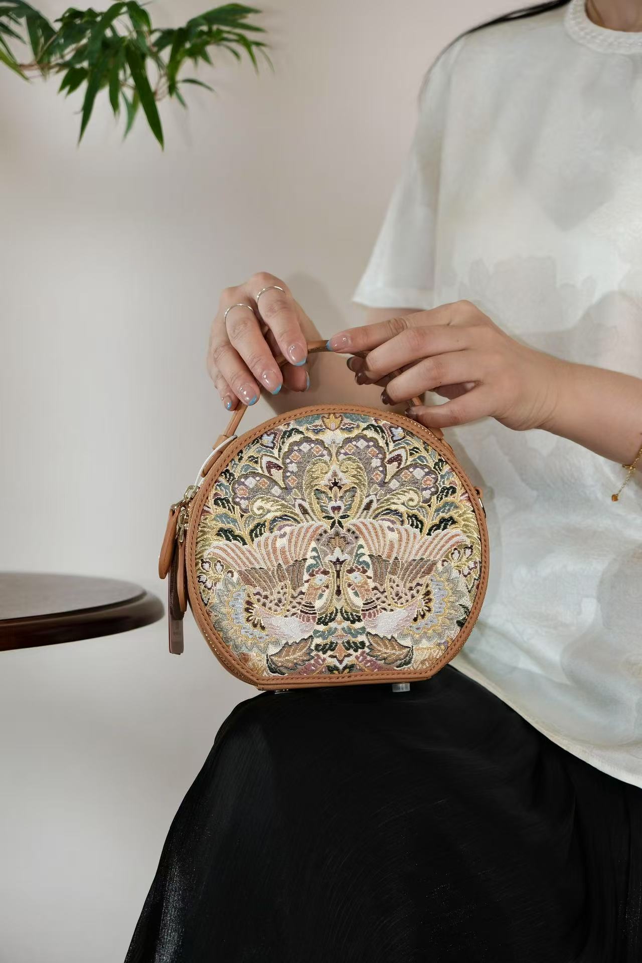 Nishijin Weave Round Box Bag