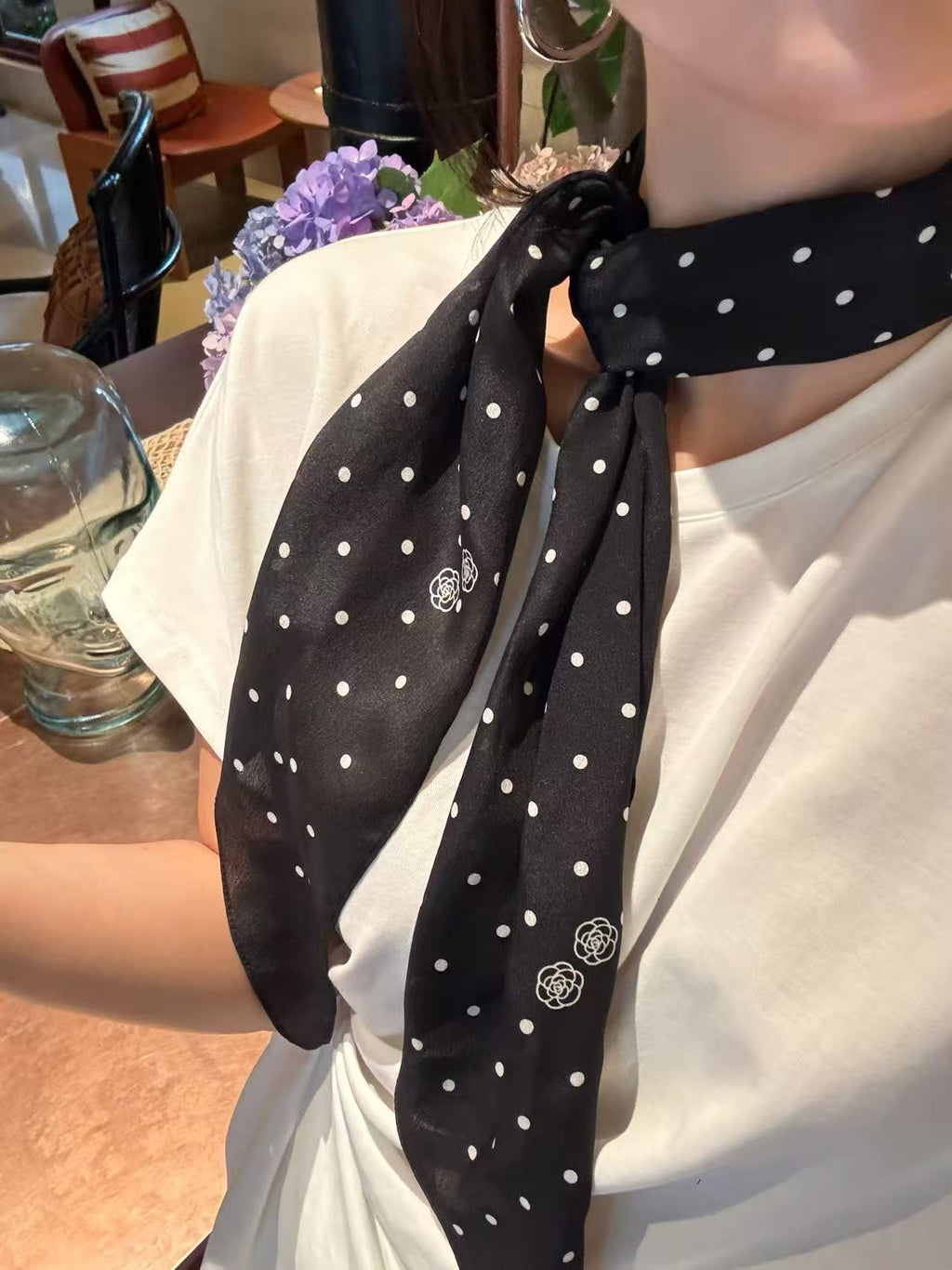 Black White Polka Dot Camellia Diamond Silk Scarf(35.43" × 17.72")
