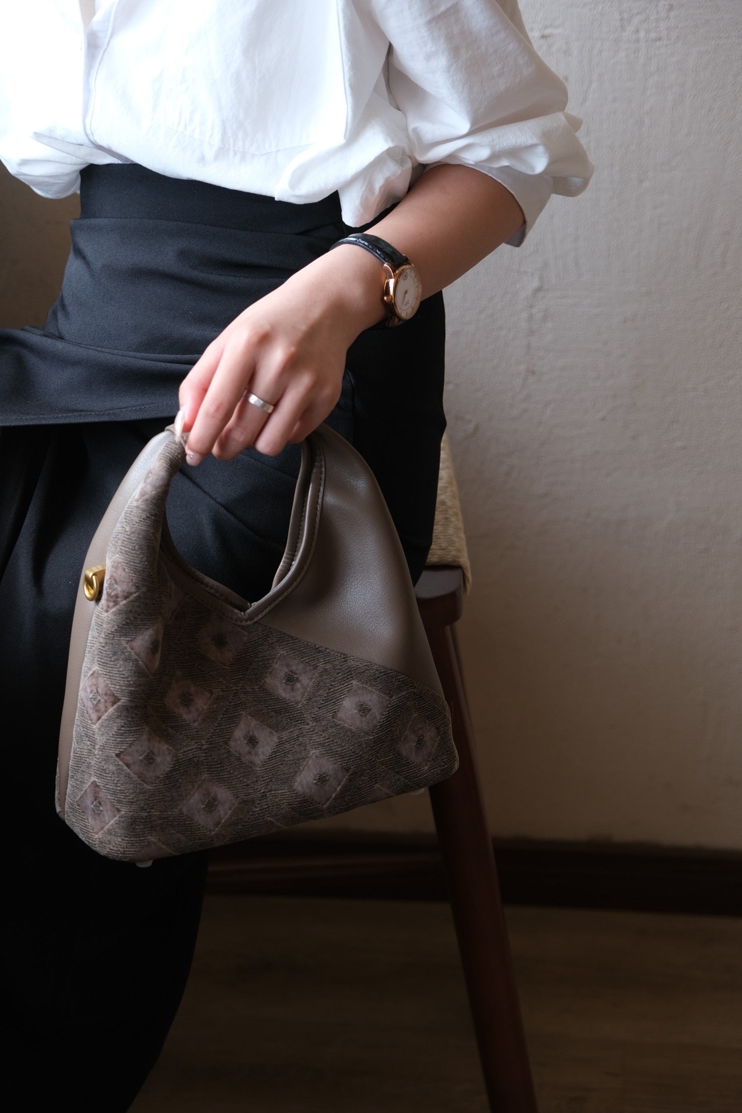 Exclusive collection of handmade Xiangyunsha silk handbags
