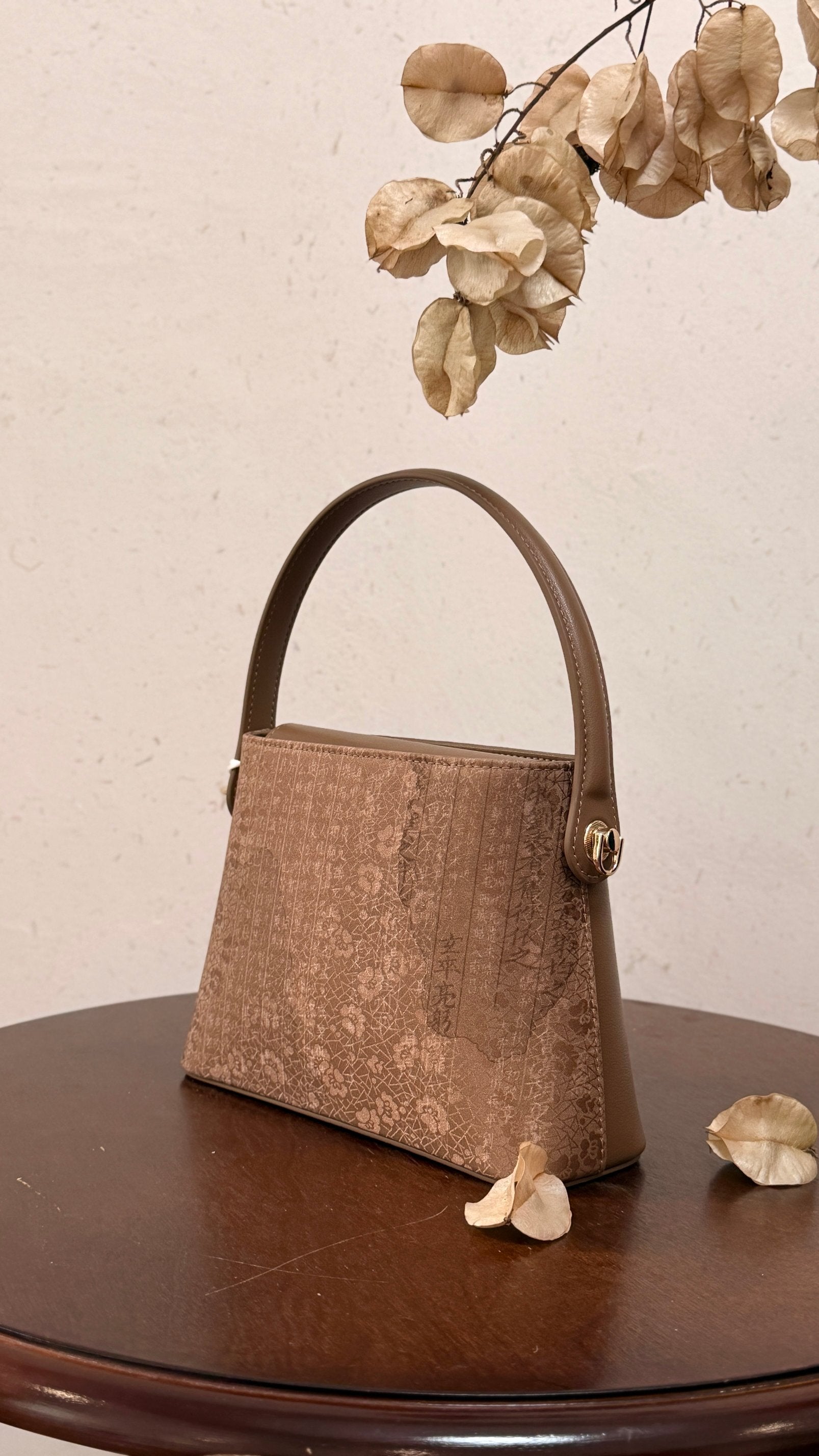 Handcrafted Lingjin silk shoulder bag for women