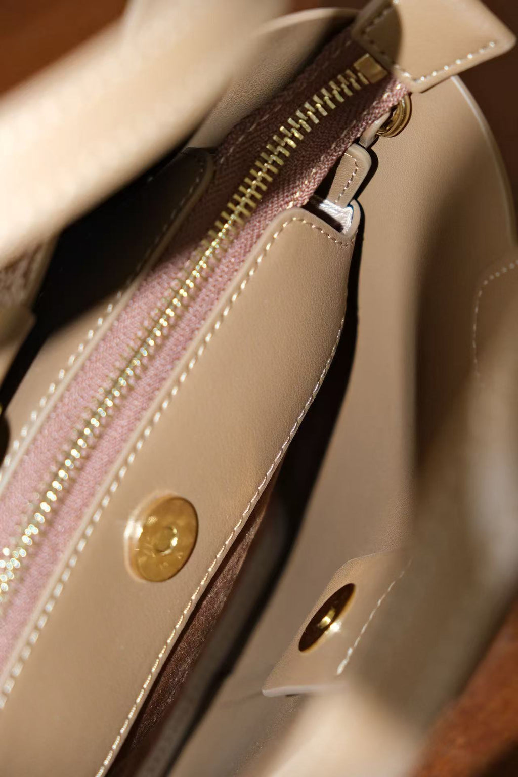 Elegant Lingjin silk handbag designed for women