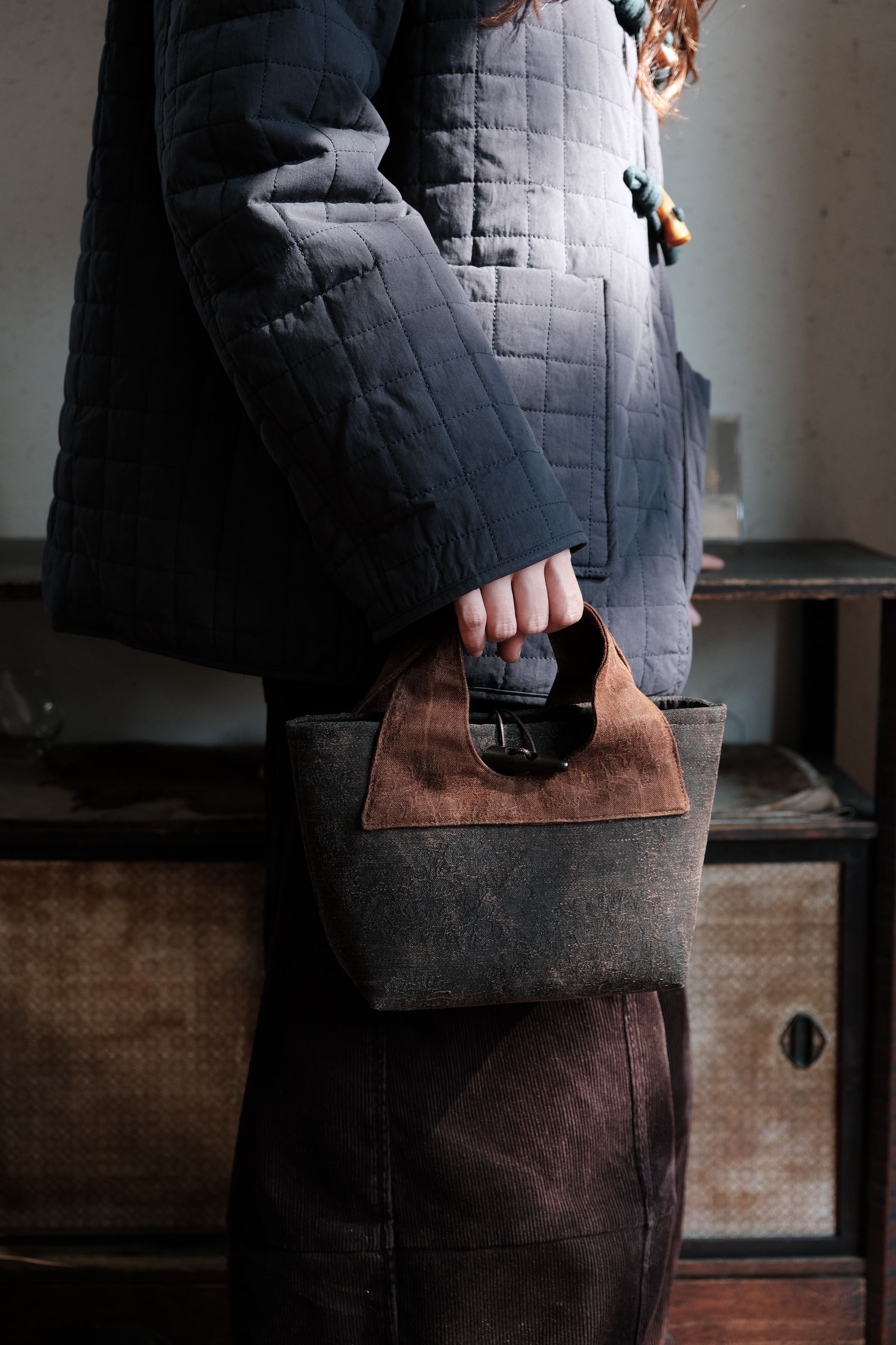 Luxury oriental purse designed with Chinese silk artistry