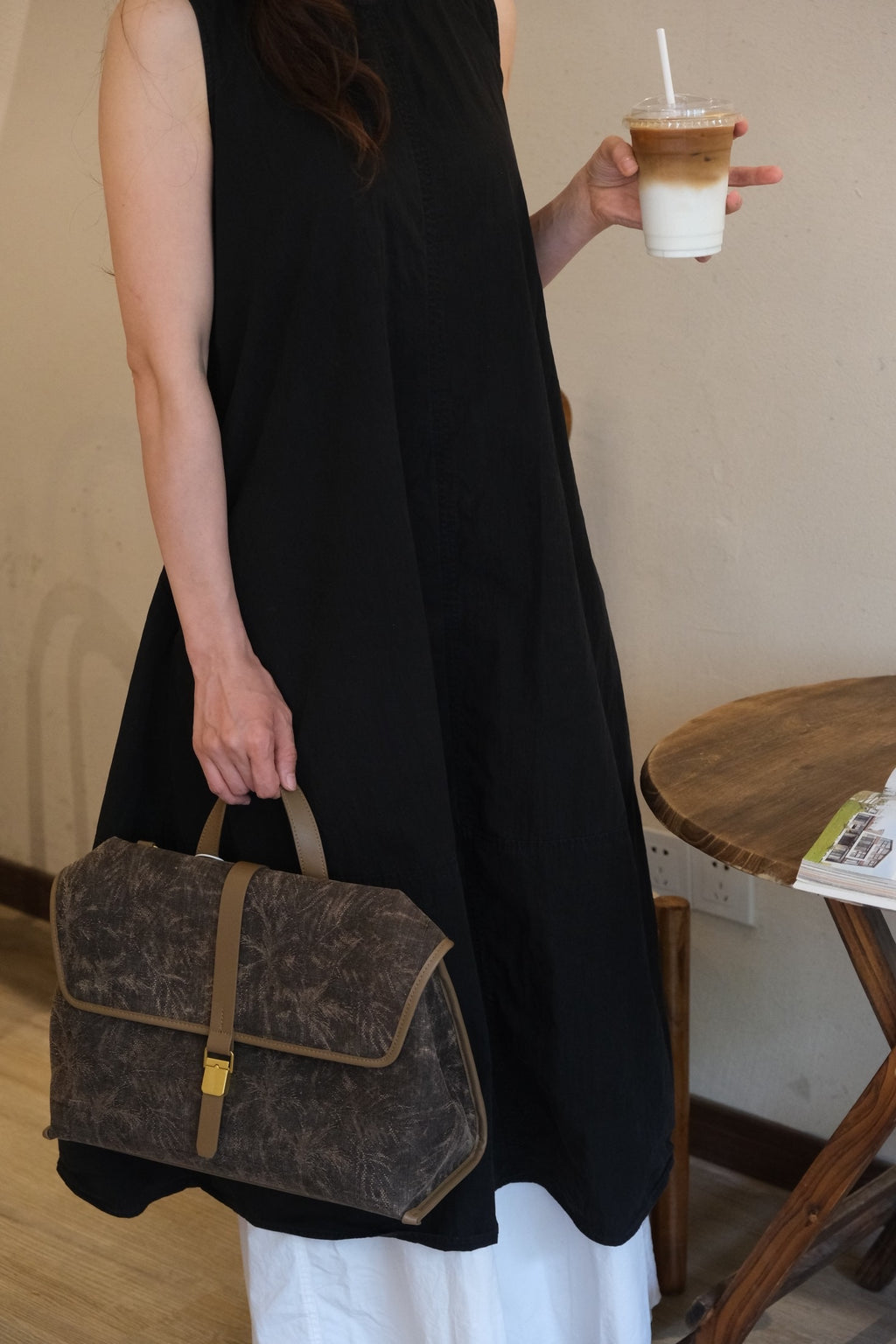 Premium Xiangyunsha silk leather bag made with high quality materials