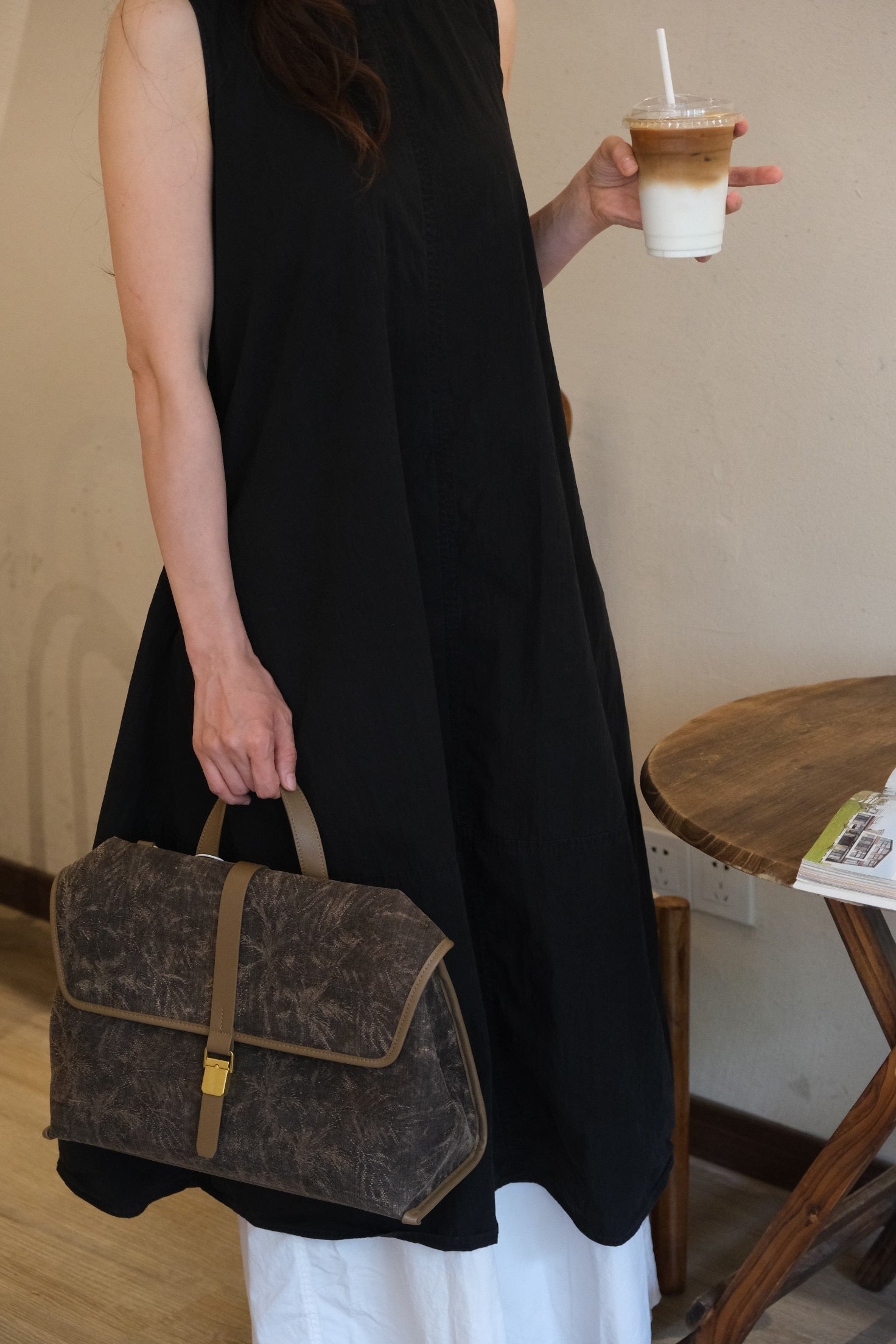 Premium Xiangyunsha silk leather bag made with high quality materials
