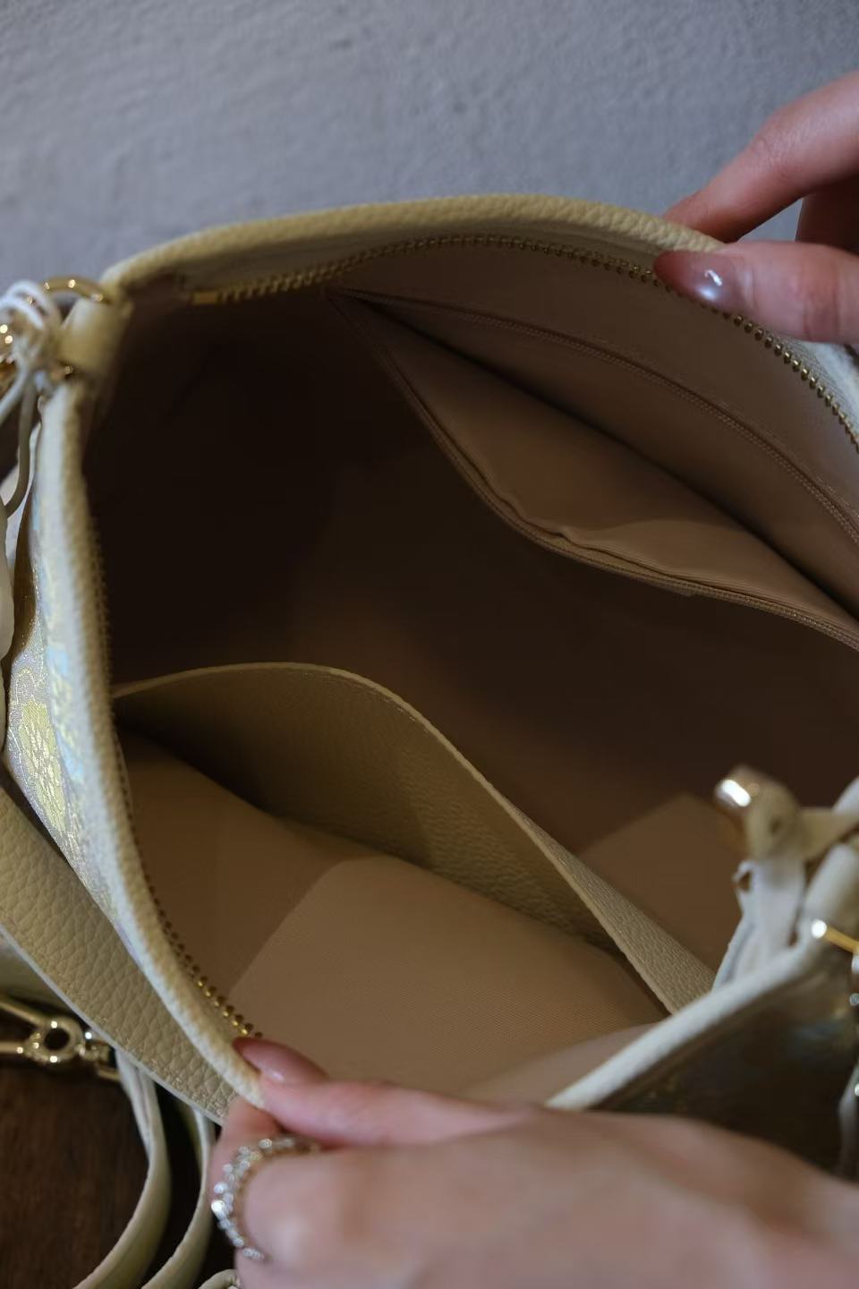 Songjin silk evening handbag for luxury occasions