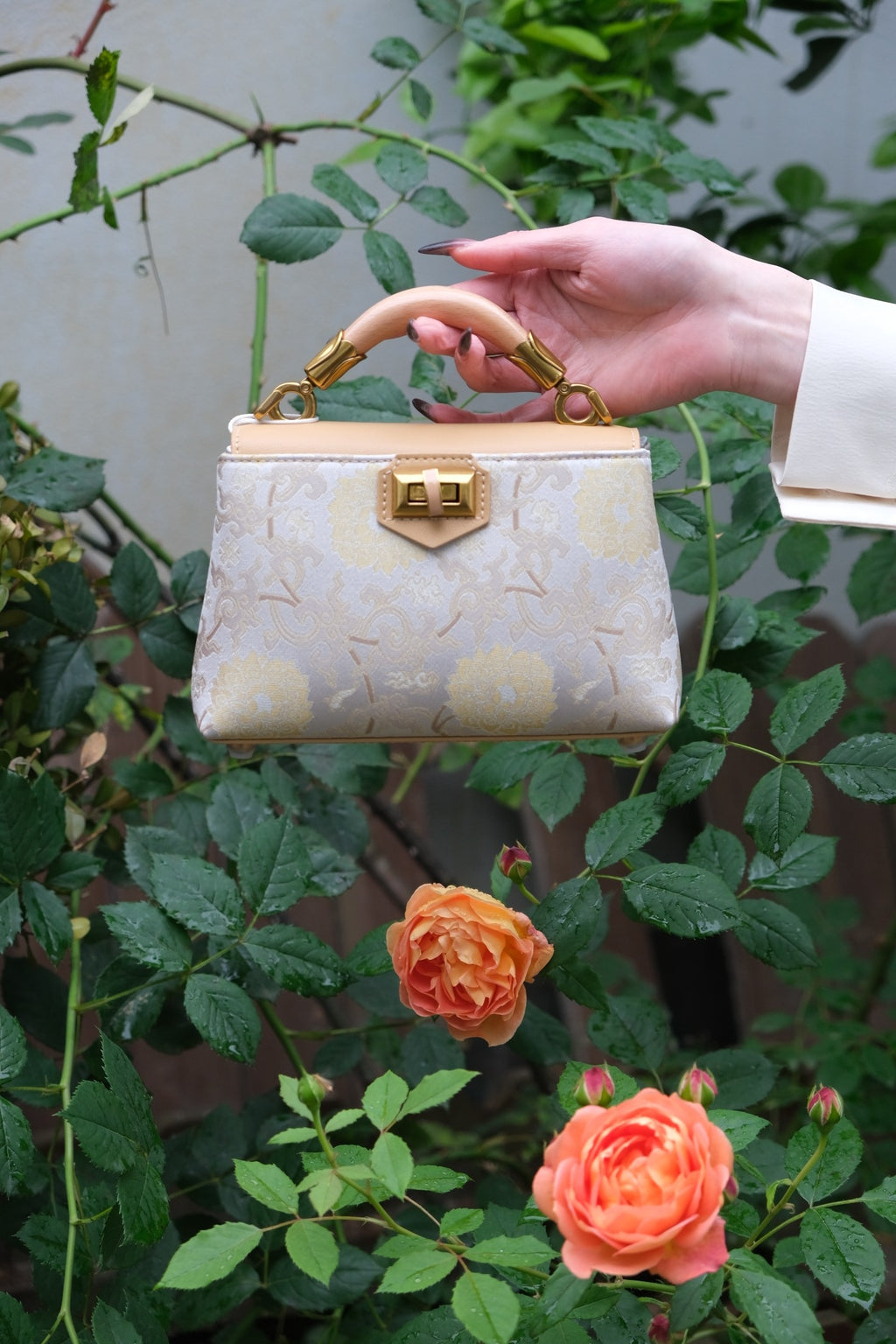 Handmade Songjin silk bag collection