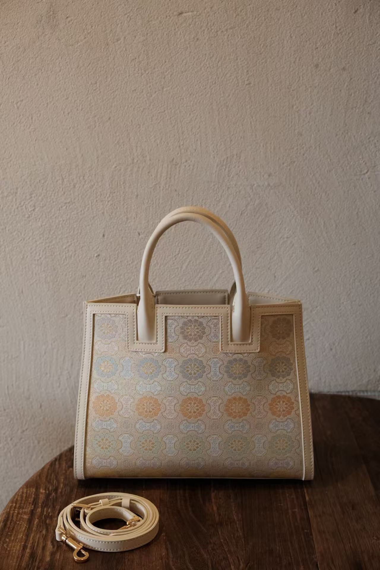 Artisan handmade process of Songjin silk handbag