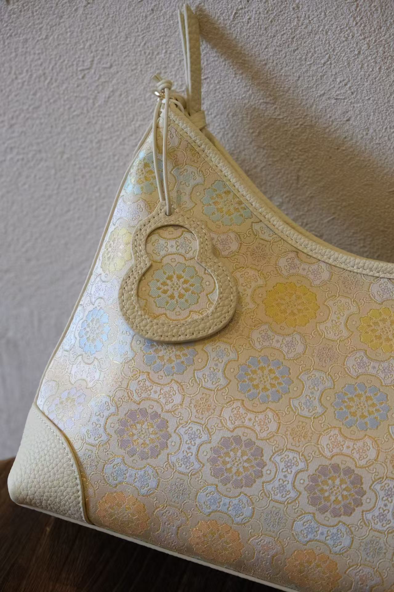 Handcrafted Songjin silk shoulder bag for modern women