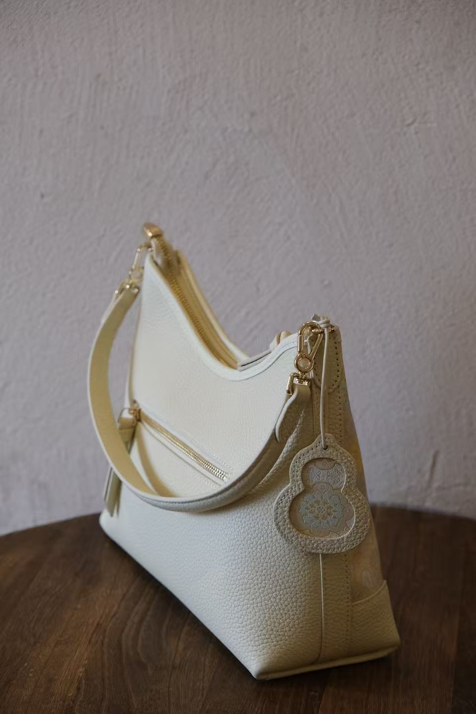 Traditional Songjin silk bag with elegant Chinese style