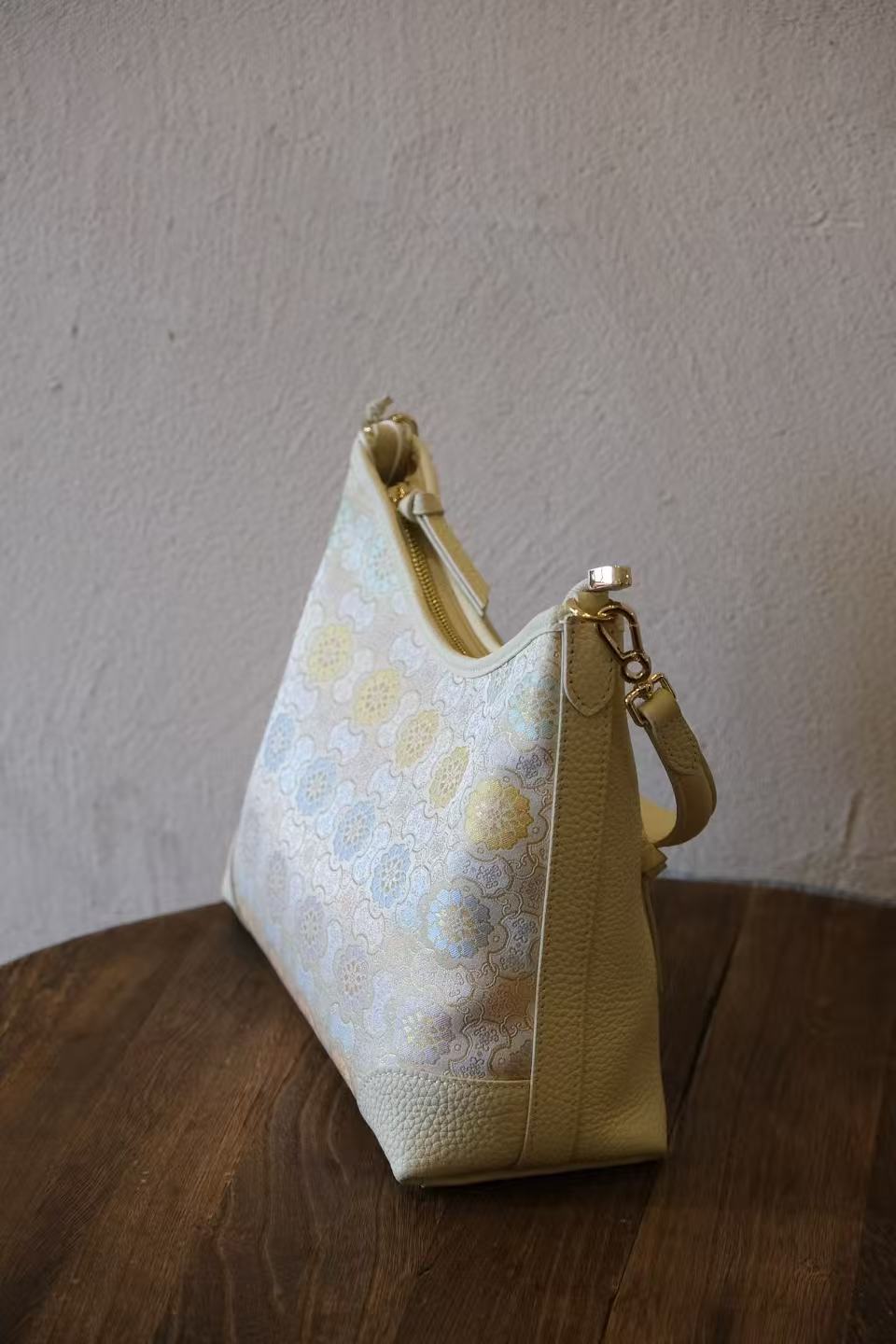 Songjin silk tote bag with premium leather details