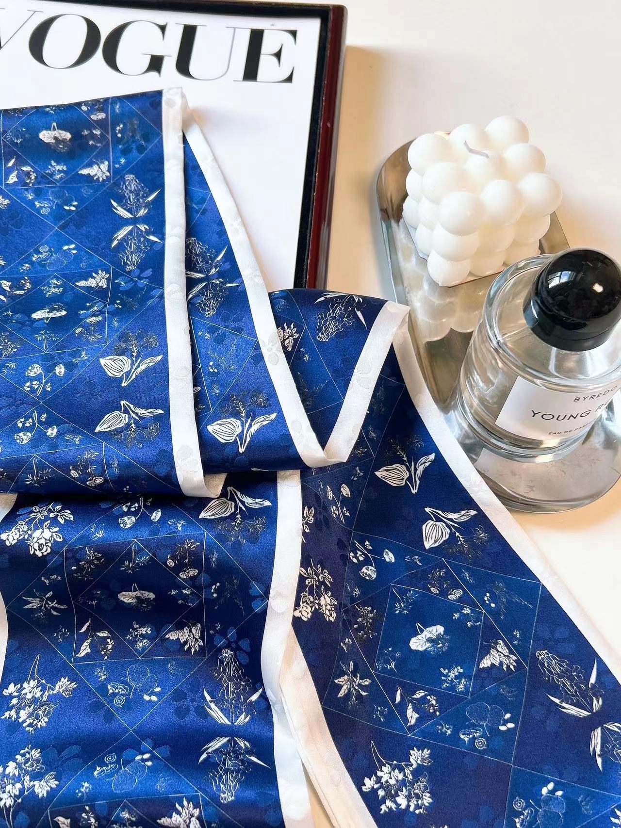Traditional silk gift inspired by Chinese culture