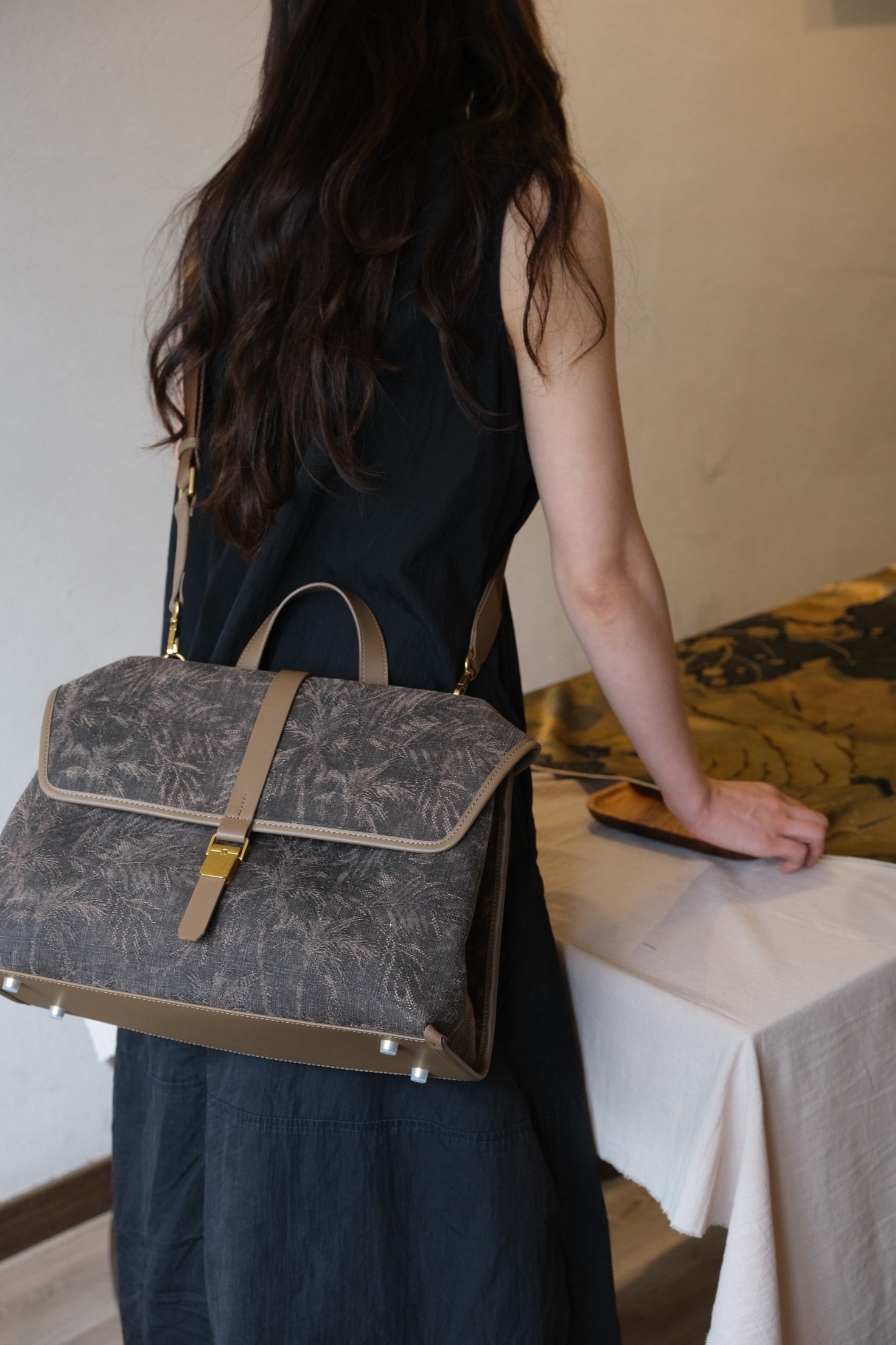 Xiangyunsha silk evening handbag for elegant occasions