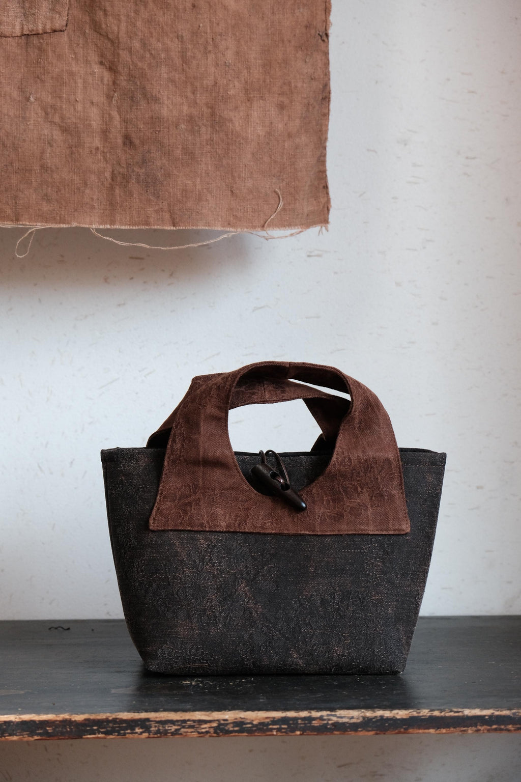 Small Xiangyunsha silk handbag with elegant oriental style