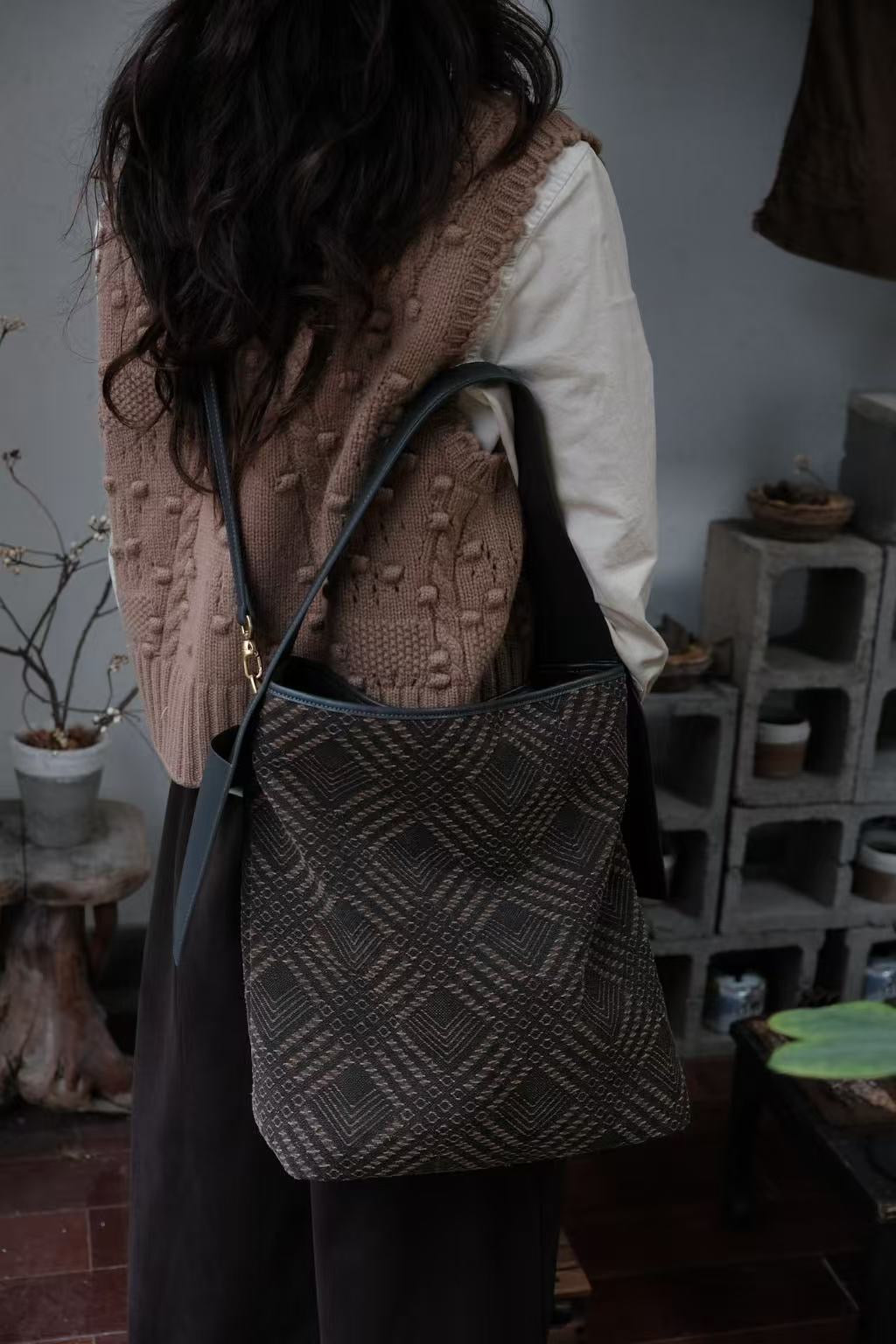 Natural Xiangyunsha silk material used in handbag design
