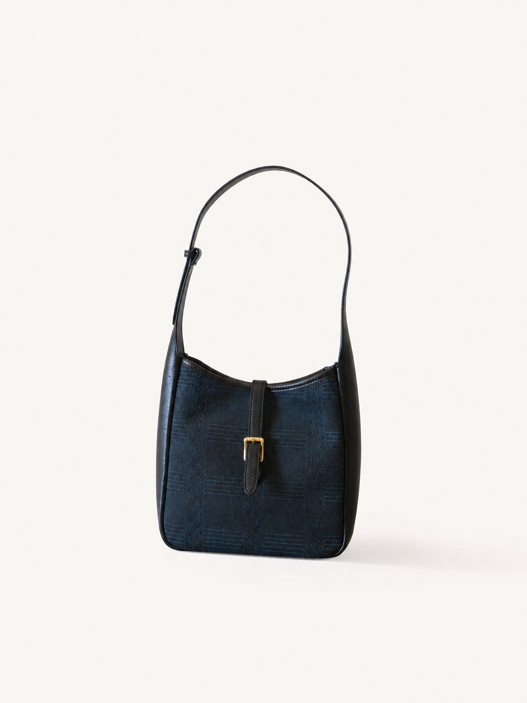 Product dimension chart 8.66 × 8.66 × 3.54 in, cowhide Xiangyunsha hobo bag